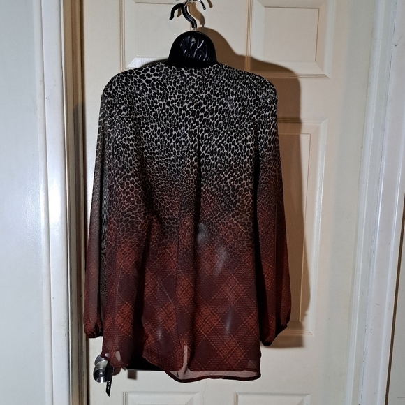 AGB sheer Leapord/plaid print blouse Large 5/$25 - Picture 5 of 6